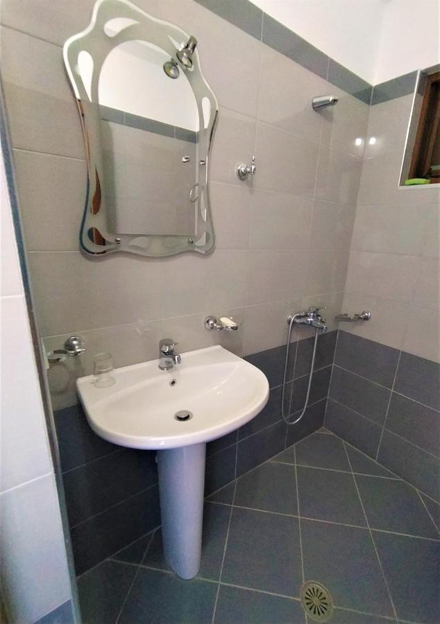 Ahmeti Rooms Εξαμίλιο Εξωτερικό φωτογραφία